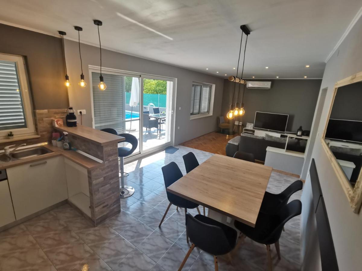 Holiday Home Villa Marija Radosic  المظهر الخارجي الصورة